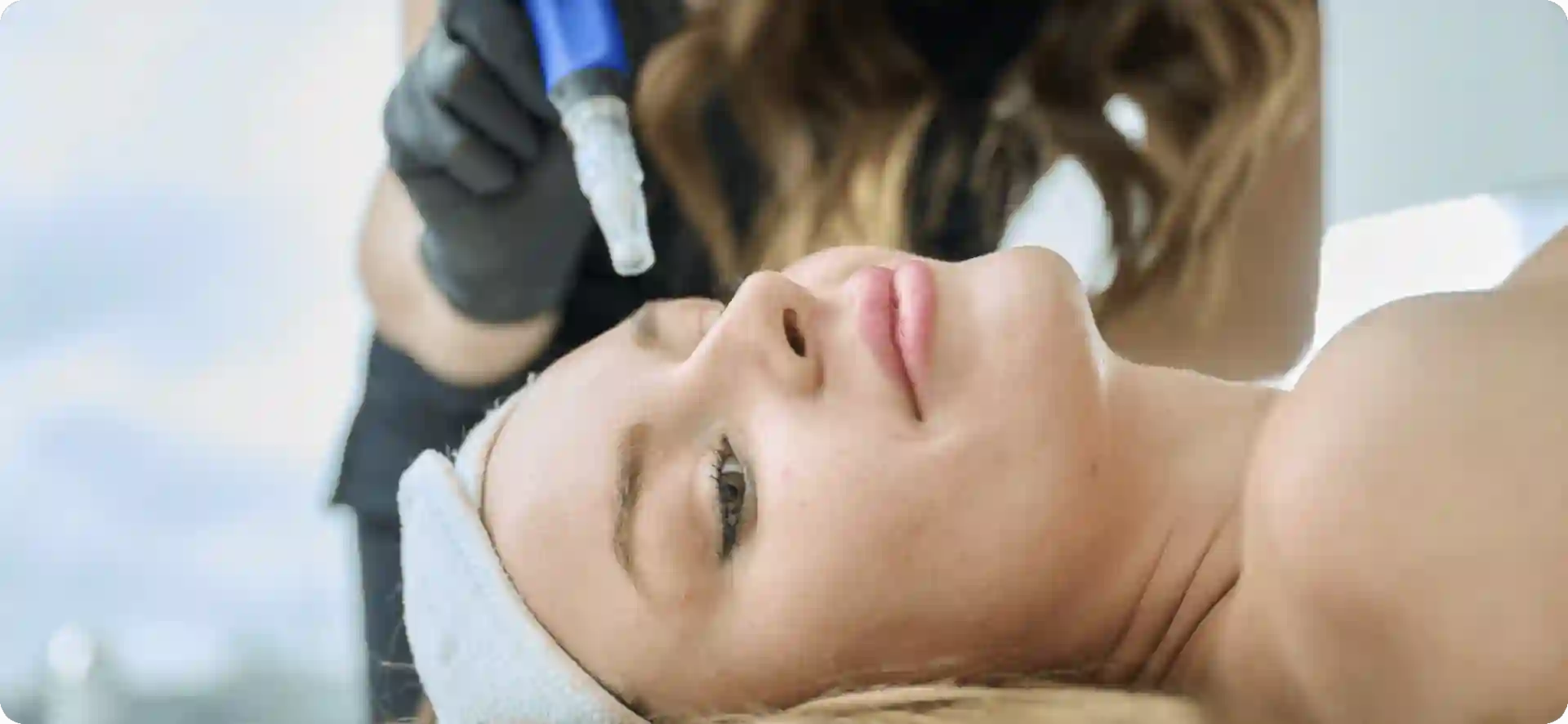 How Do Microneedles Trigger New Collagen and Elastin in Loose Skin Bexley?